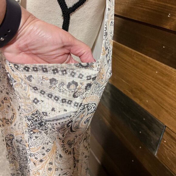 NWT Ann Taylor Shimmer Paisley Chain Pleated Sleeveless Halter Dress, Size Large - Picture 10 of 13